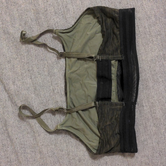 Size medium green bralette - Picture 2 of 2